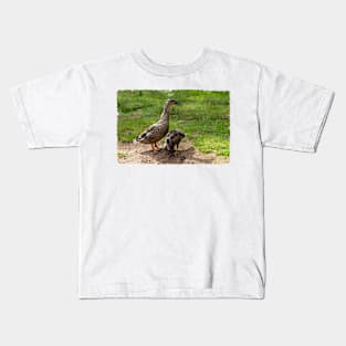 Mallard Duck Mum and her Duckling Kids T-Shirt